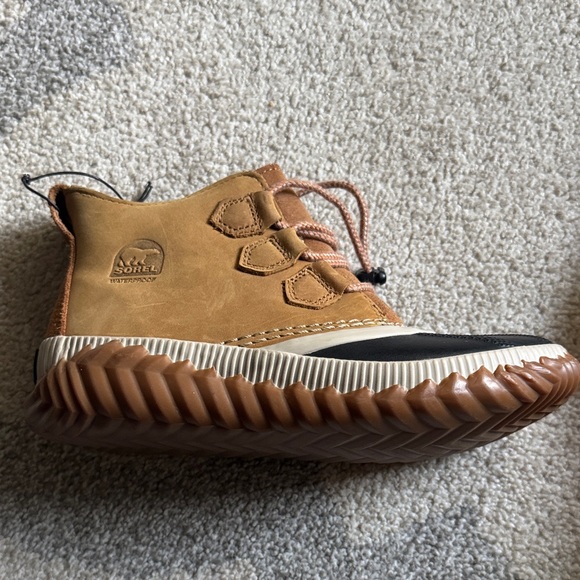 Sorel Youth Classic Out N About Brown and Black Outdoor Boots. Size 3 (big girl) - Picture 8 of 9